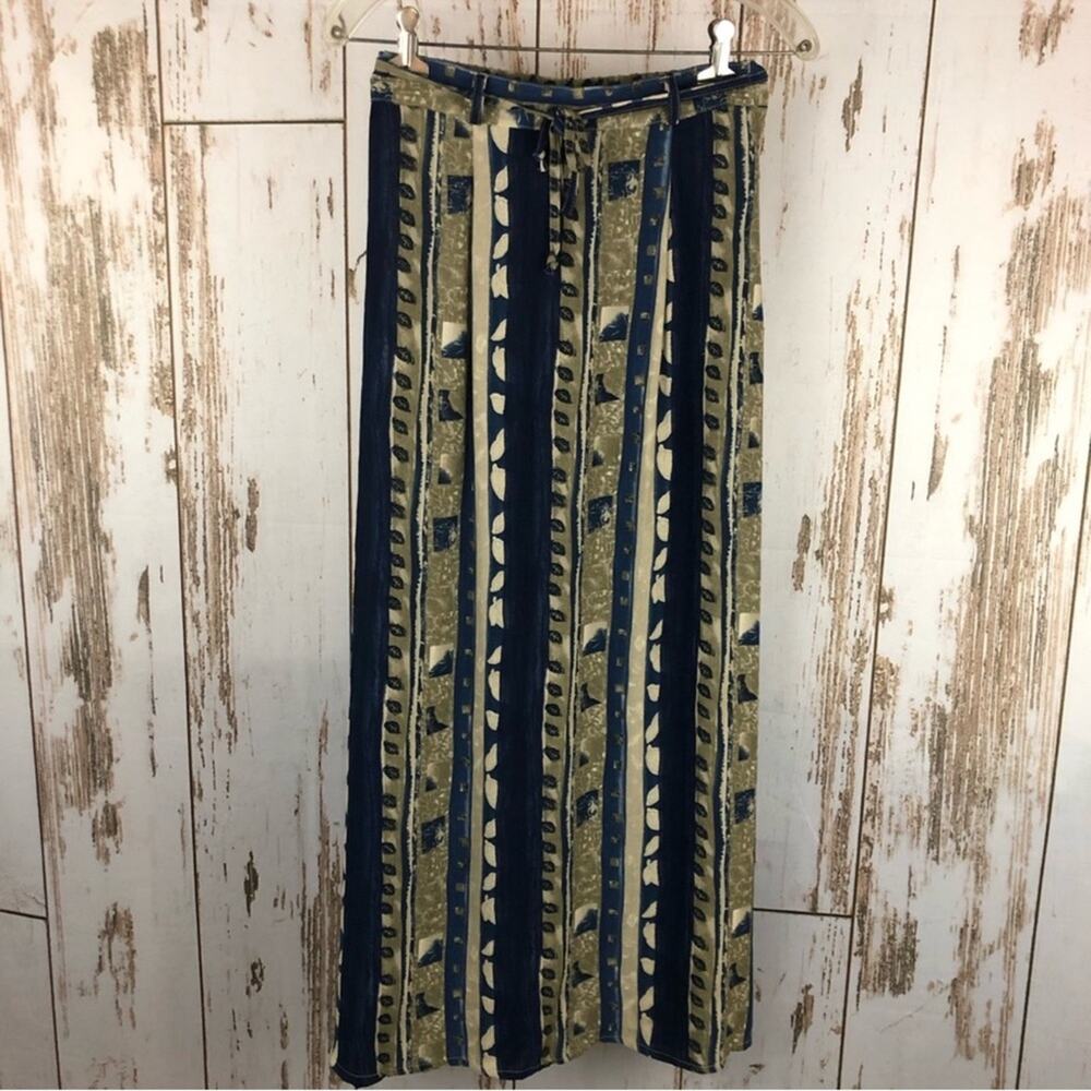 Vintage, On The Verge, Skirt.  Size Medium. In excellent condition!